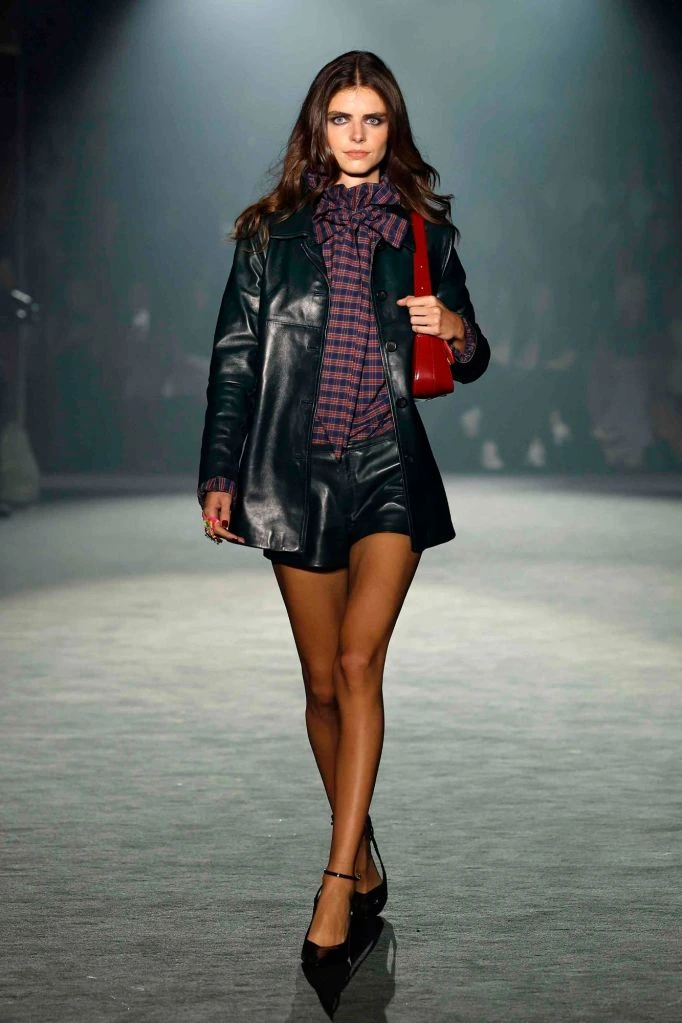 Black jacket, checked shirt and red bag — Nathalie Chandler, spring–summer 2025 show, photo 05