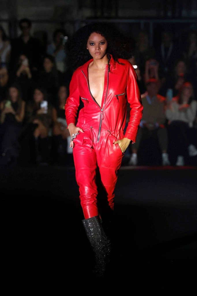 Red jumpsuit — Nathalie Chandler, spring–summer 2025 show, photo 14